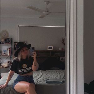 Meet your Posher, Sharna